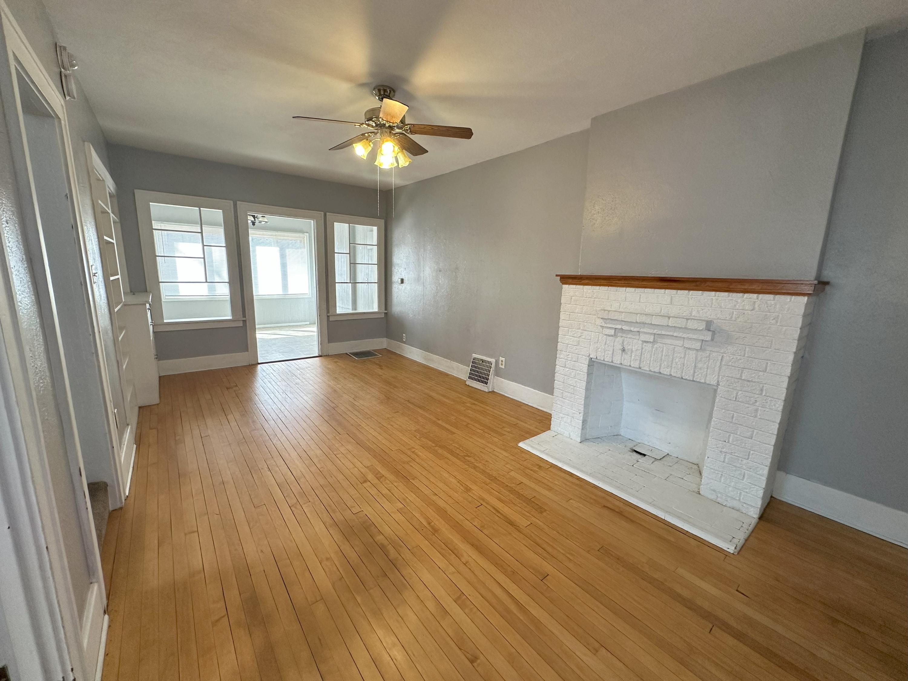 1401/1403 S Duluth Ave - 1403