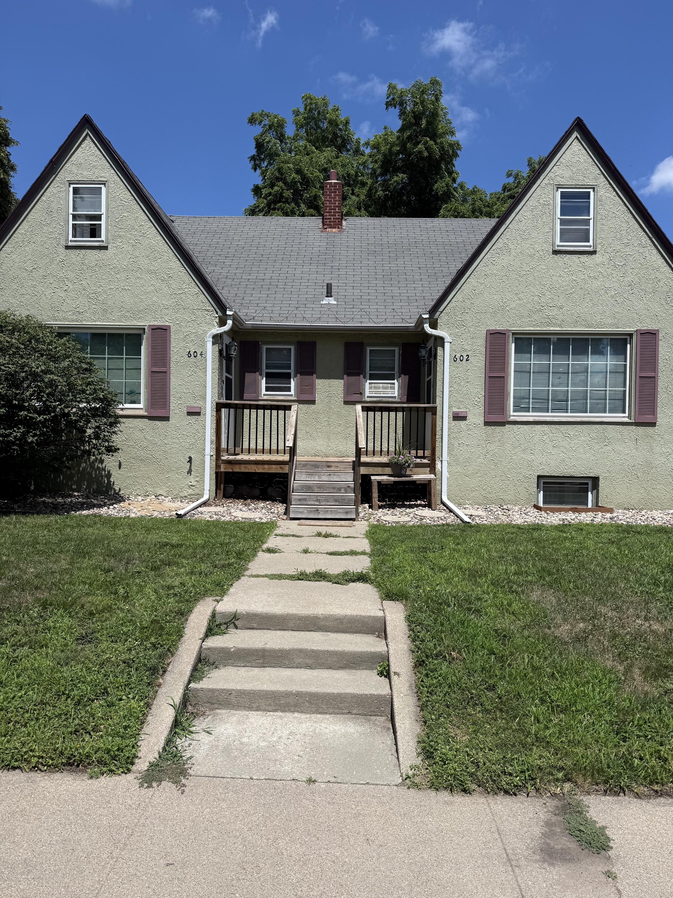 604 W 9th St